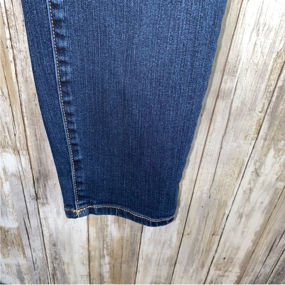 Torrid Sky High Skinny Medium Wash Jeans - Picture 3 of 8